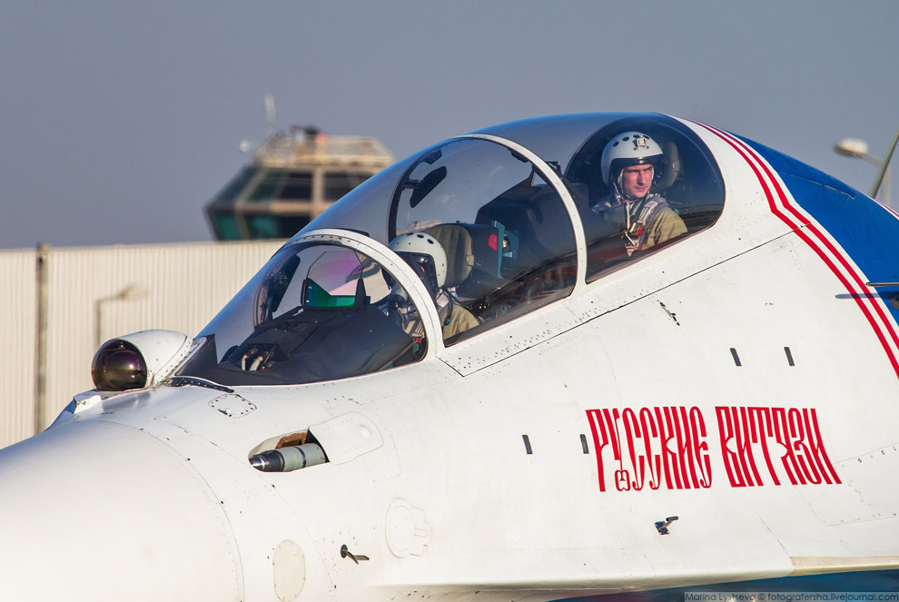 «Русские Витязи» на авиационно-космической выставке Dubai Airshow 2017