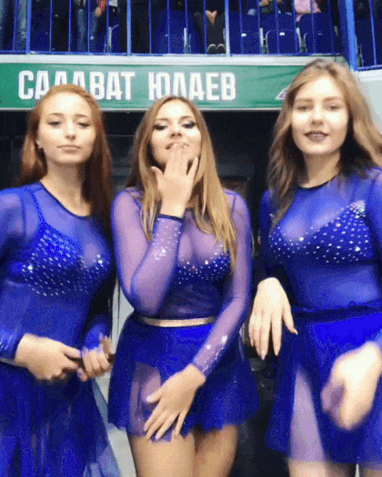 Симпатичные подружки