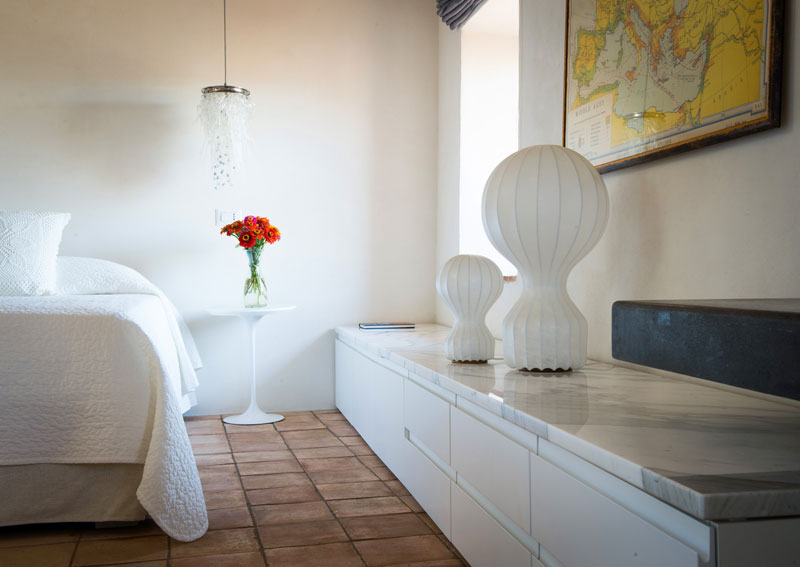 Дом с пещерами