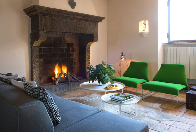 Дом с пещерами