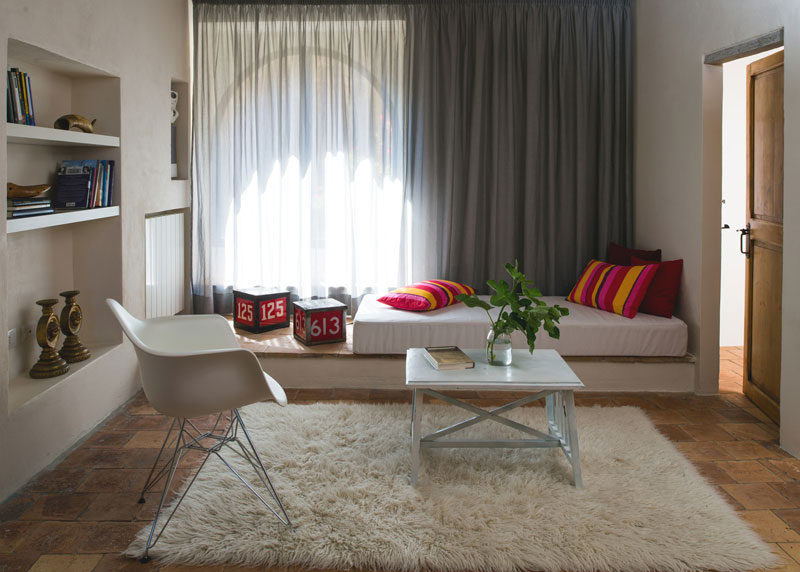 Дом с пещерами