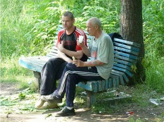 История одной лавочки в России