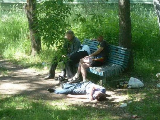 История одной лавочки в России
