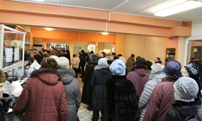 В Архангельске выдача электронных проездных стала причиной гигантской очереди