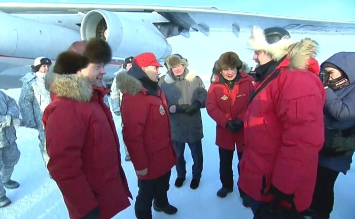 Владимир Путин и Дмитрий Медведев посетили остров Земля Александры