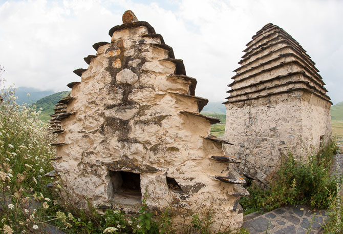 Экскурсия в город 10 000 мертвецов (20 фото)