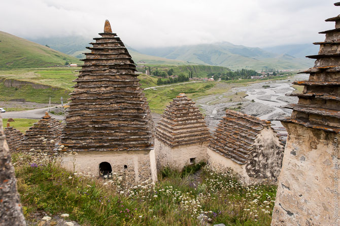 Экскурсия в город 10 000 мертвецов (20 фото)