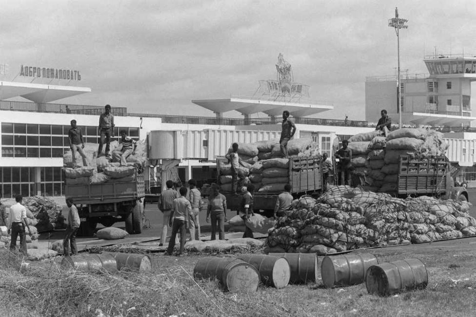 Новейшая история Эфиопии в фотографиях (18 фото) Новейшая история Эфиопии в фотографиях (18 фото)