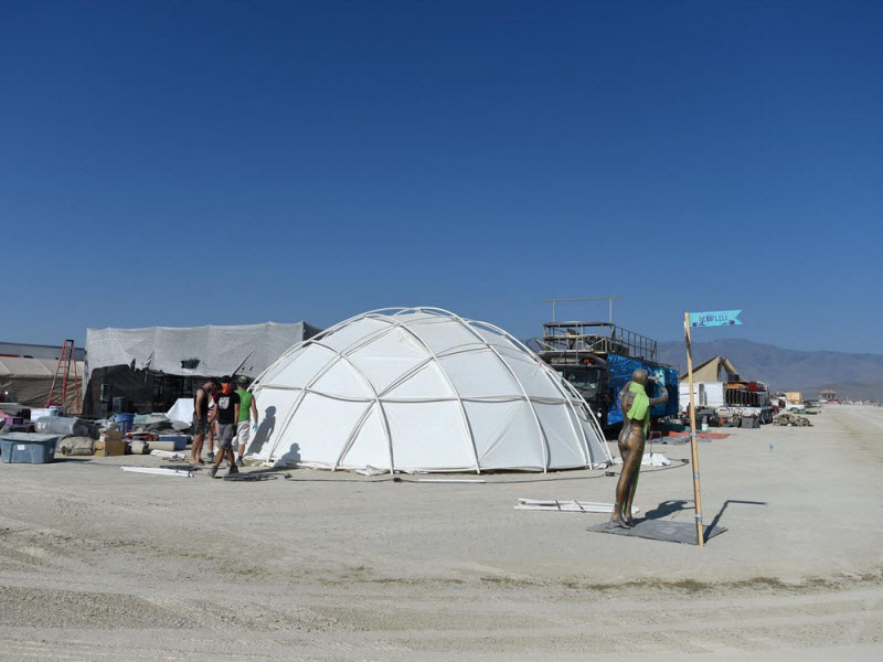 Первые фото с фестиваля Burning Man 2017