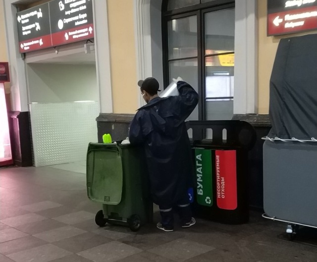 Контейнеры для раздельного сбора мусора в Санкт-Петербурге