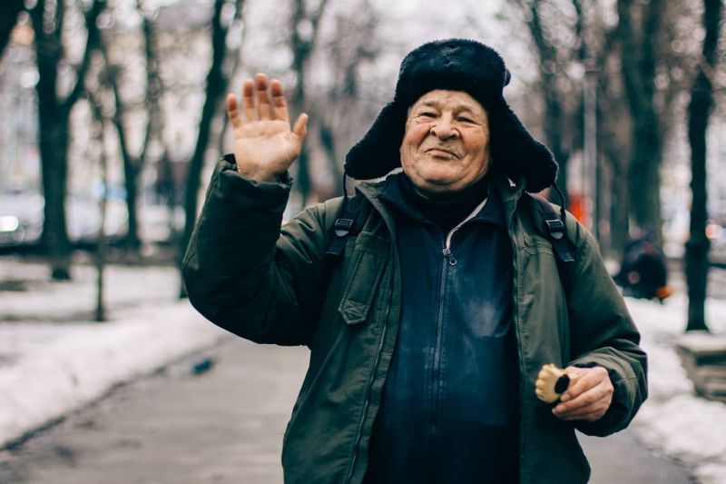 Парень создал в Инстаграм аккаунт о бездомных, чтобы рассказывать об их жизни и помогать