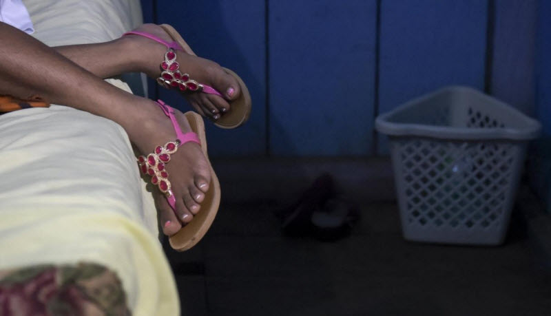 Венесуэльские женщины вынуждены заниматься проституцией в Колумбии, чтобы прокормить свои семьи