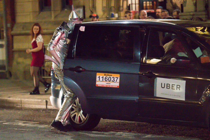 Британская молодежь заранее начала отмечать Хэллоуин