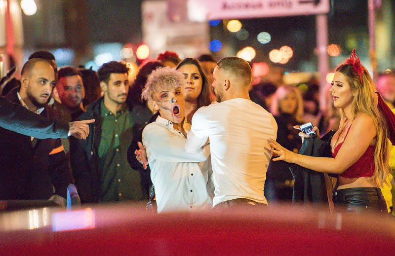 Британская молодежь заранее начала отмечать Хэллоуин