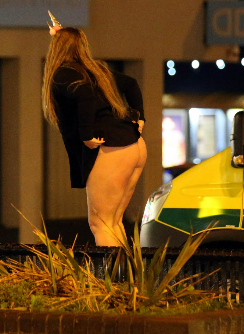 Британская молодежь заранее начала отмечать Хэллоуин