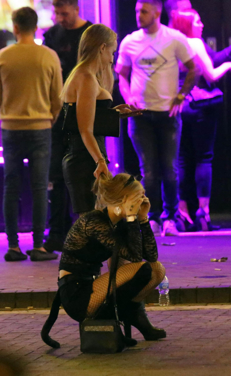 Британская молодежь заранее начала отмечать Хэллоуин