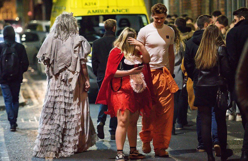 Британская молодежь заранее начала отмечать Хэллоуин