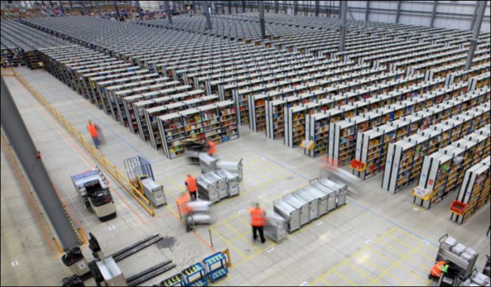 Склад интернет-магазина Amazon (10 фото)