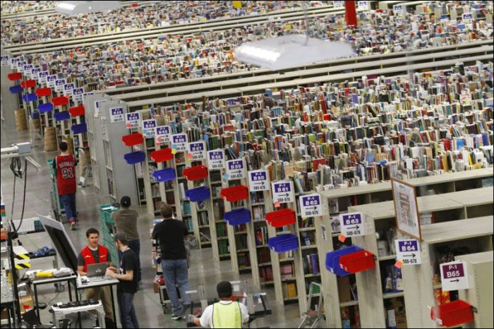 Склад интернет-магазина Amazon (10 фото)
