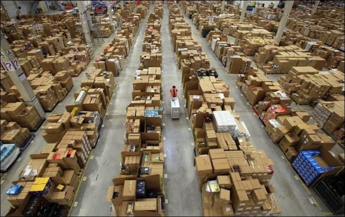 Склад интернет-магазина Amazon (10 фото)