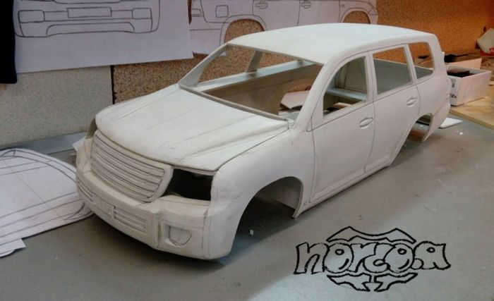 Внедорожник Toyota Land Cruiser 200 своими руками