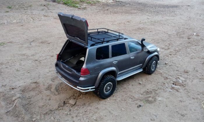 Внедорожник Toyota Land Cruiser 200 своими руками