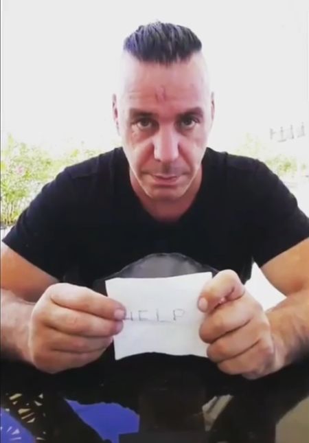 Российские звезды «взяли в плен» вокалиста группы Rammstein Тилля Линдеманна