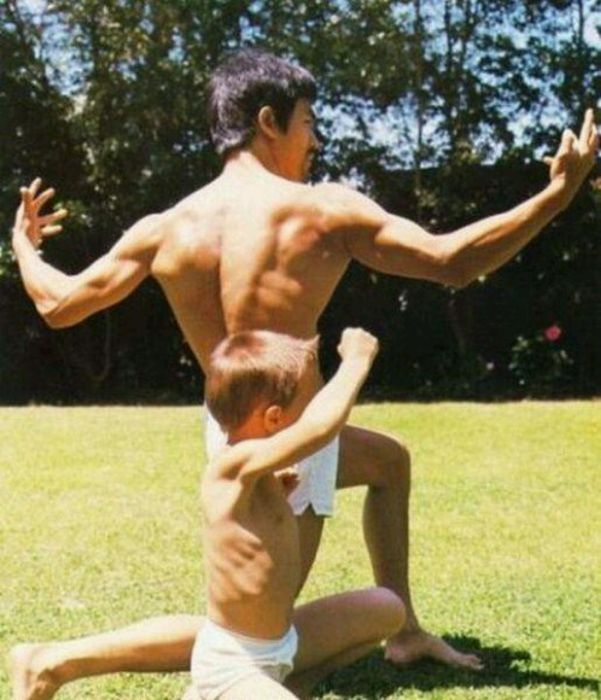 Фотографии из семейного альбома Брюса Ли