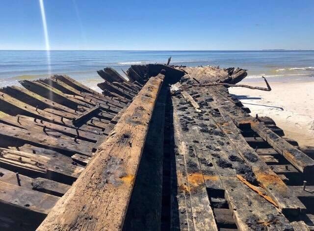 Ураган "Майкл" обнажил обломки кораблей 19 века