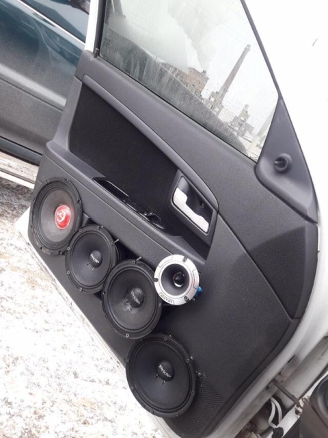 Суровый тюнинг автозвука